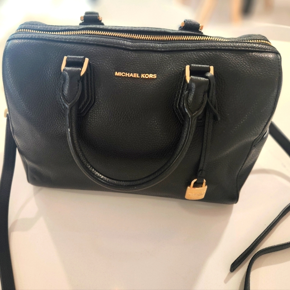 Michael kors hand bag / cross body bag
